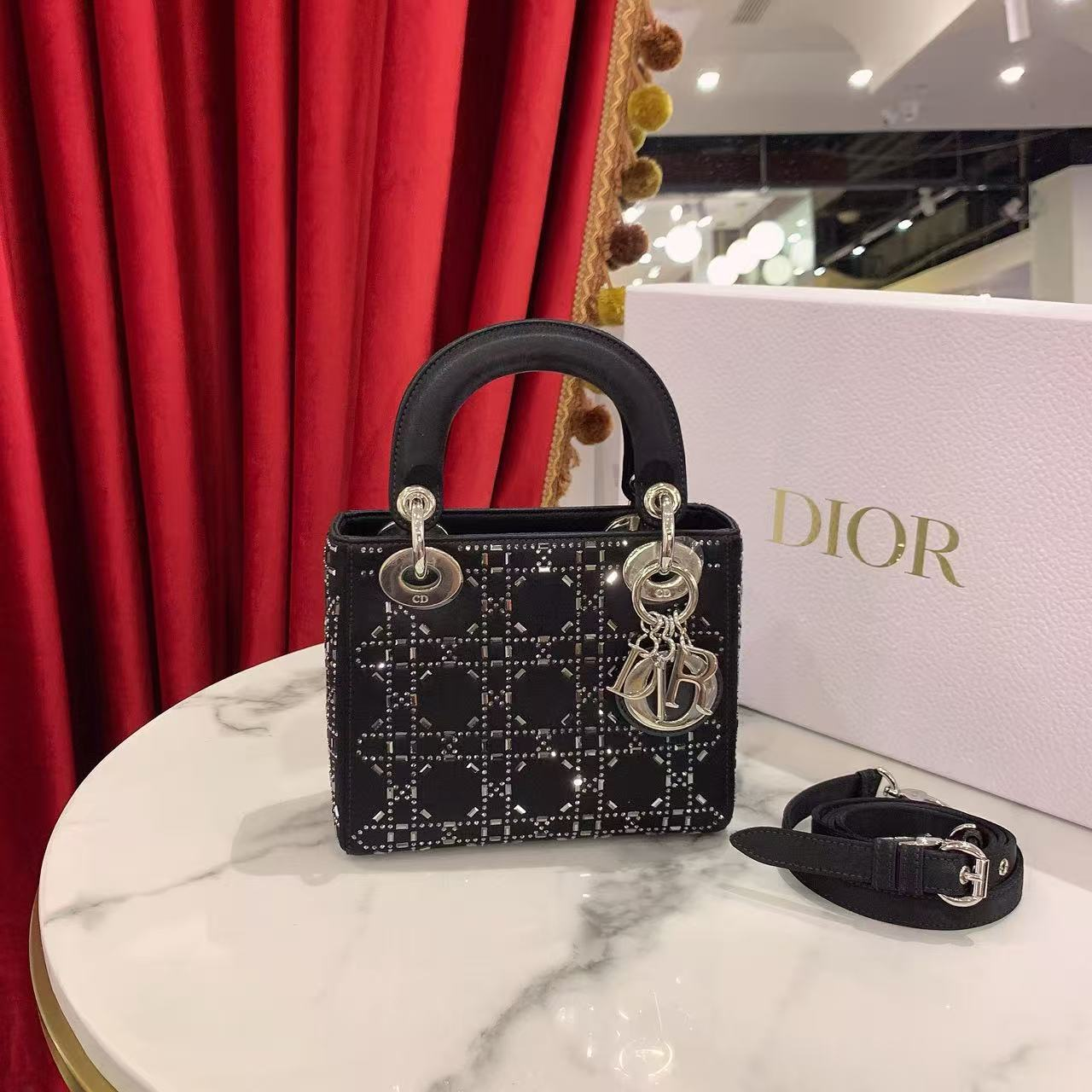 95新 DIOR/迪奥 GGS迪奥戴妃三格黑色银扣镶钻缎面/77897871