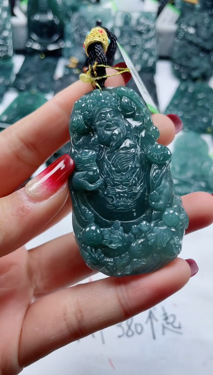 【闪购商品】翡翠颈饰未镶嵌            