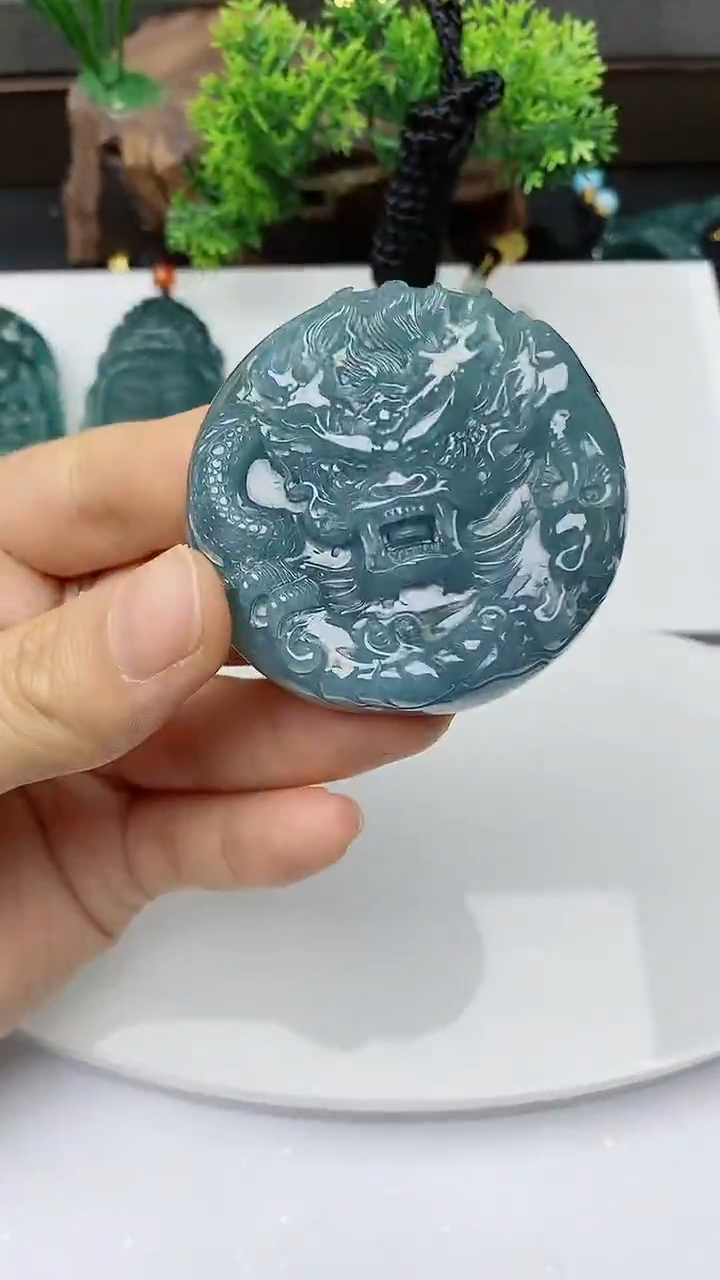 【闪购商品】翡翠颈饰未镶嵌        