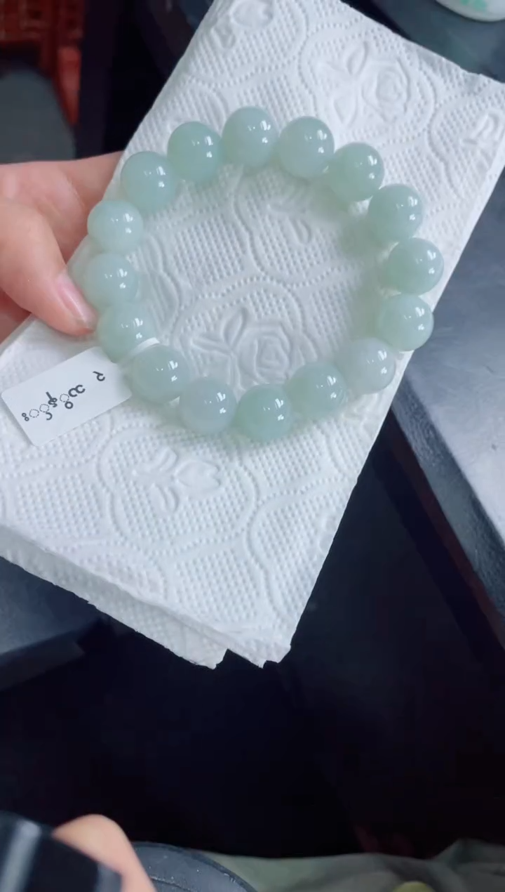 定制翡翠未镶嵌珠串
