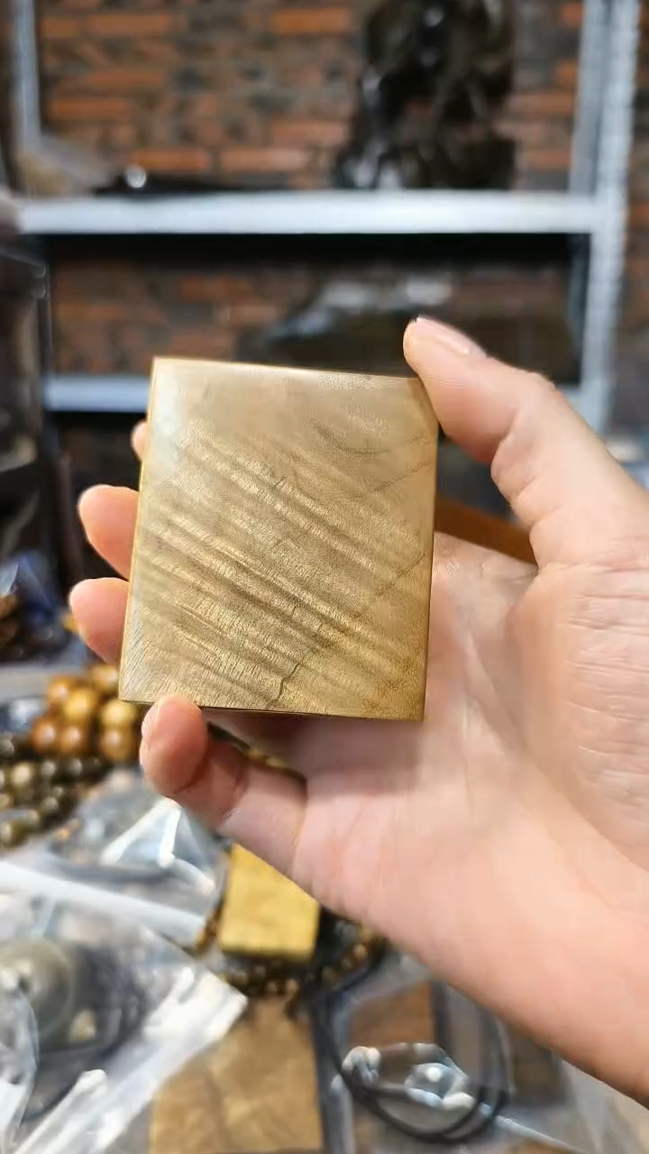 【闪购商品】金丝楠无事牌手把件