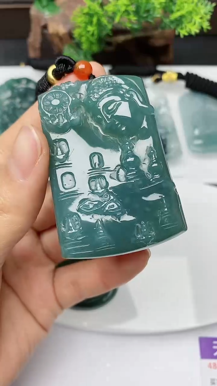 【闪购商品】翡翠颈饰未镶嵌         