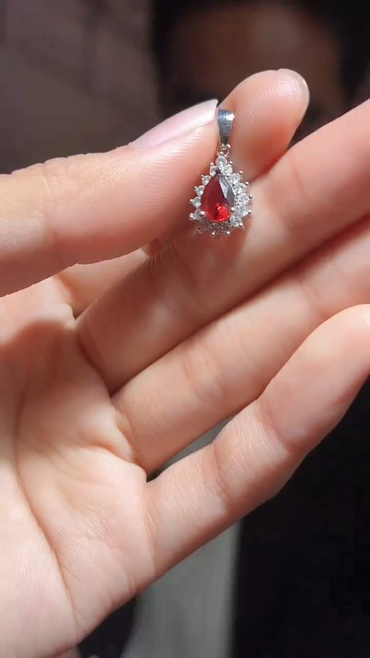 颈饰未镶嵌石榴石（扎德严选）