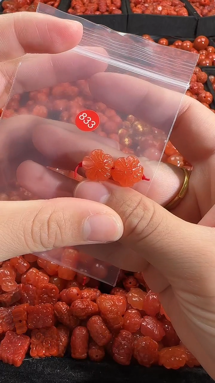 颈饰未镶嵌南红玛瑙1