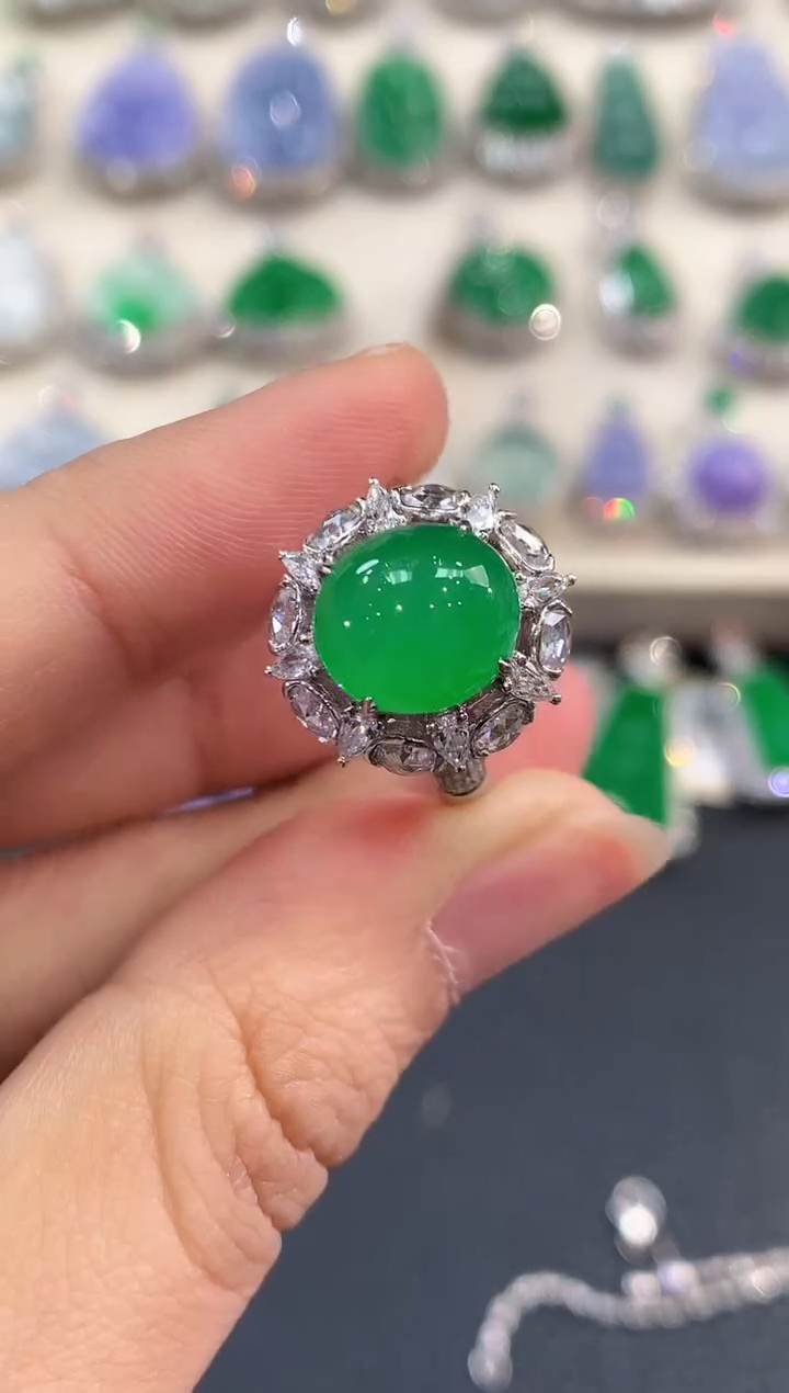 【闪购商品】翡翠戒指18K金镶嵌D49       