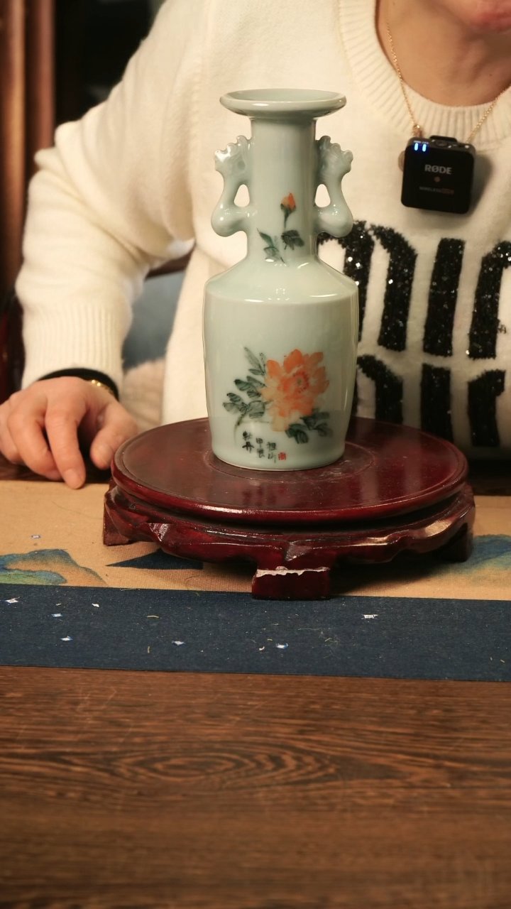 【闪购商品】釉中彩 牡丹画 凤耳瓶B