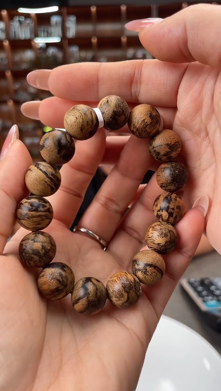 【闪购商品】沉香手串60号菩萨棋多样性发一条