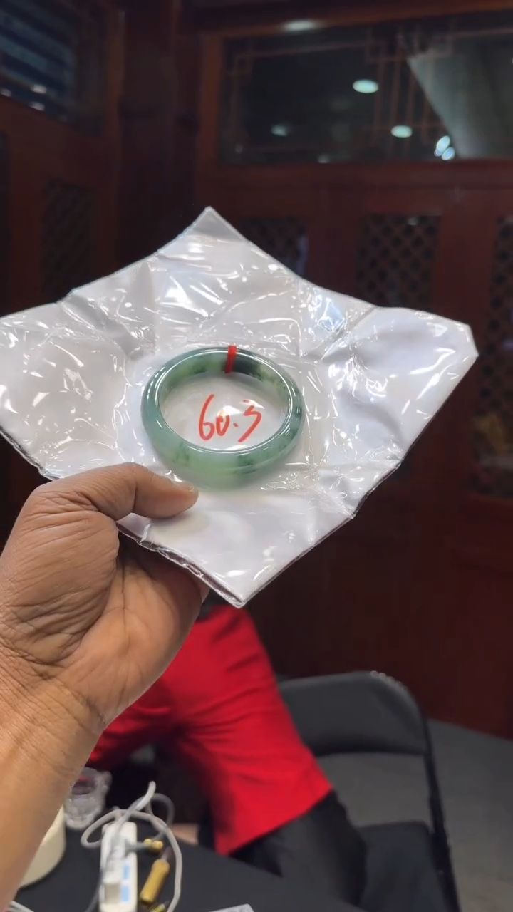 【闪购商品】翡翠手镯未镶嵌手镯
