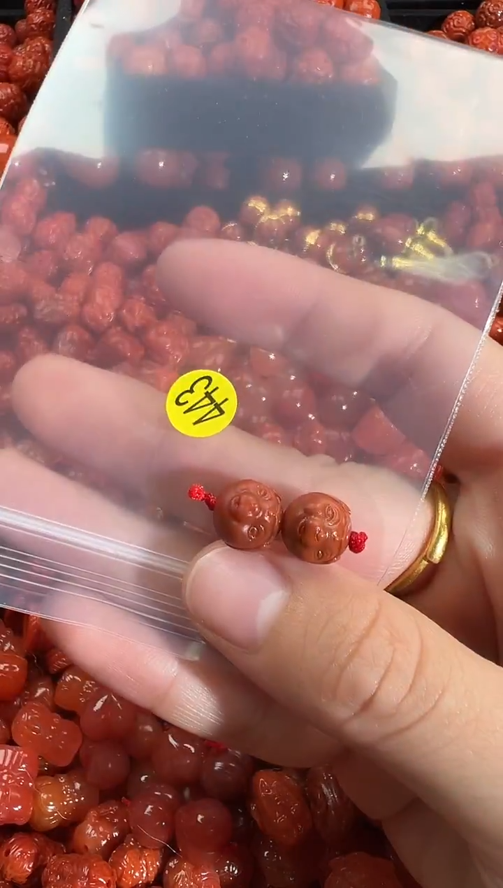 颈饰未镶嵌南红玛瑙1