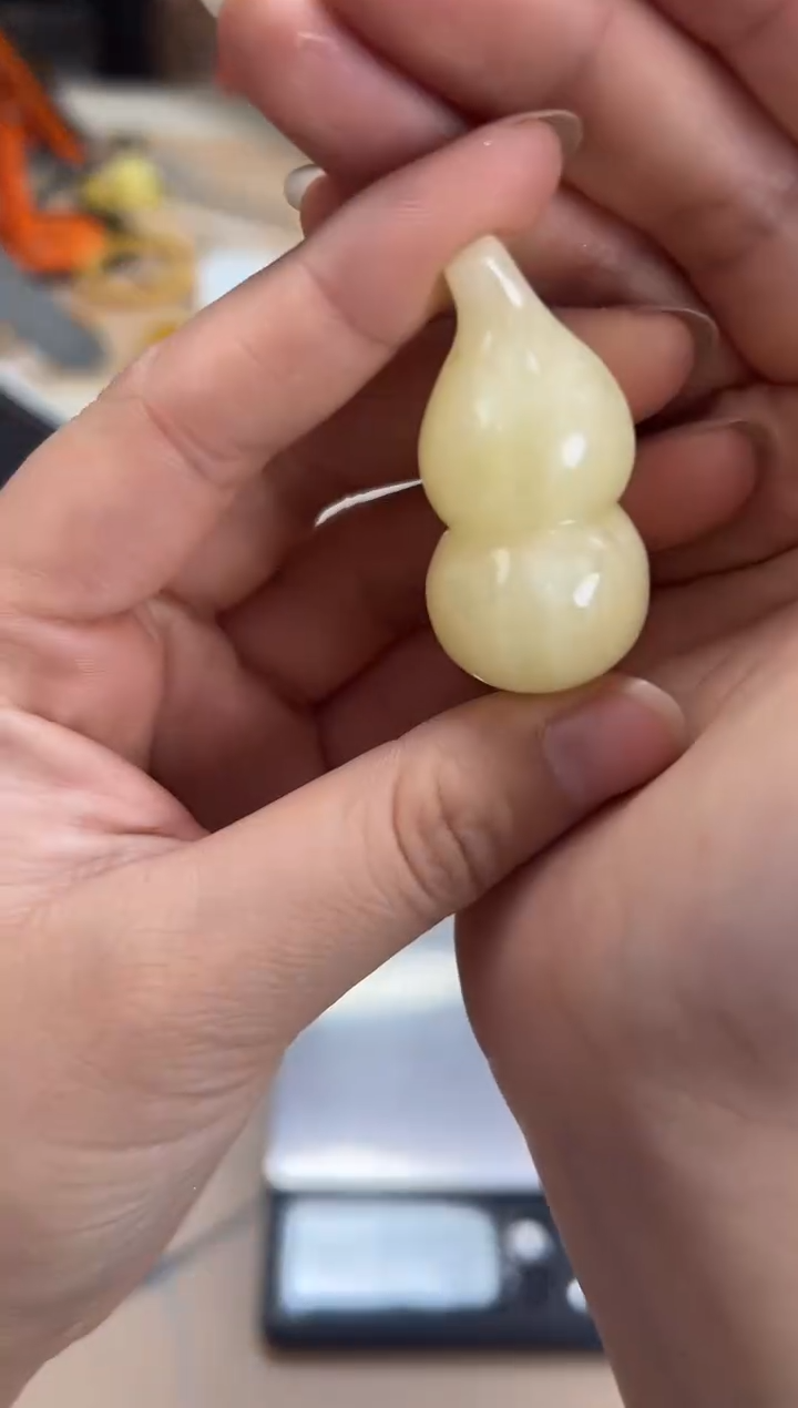 【闪购商品】琥珀裸石未镶嵌蜜蜡吊坠