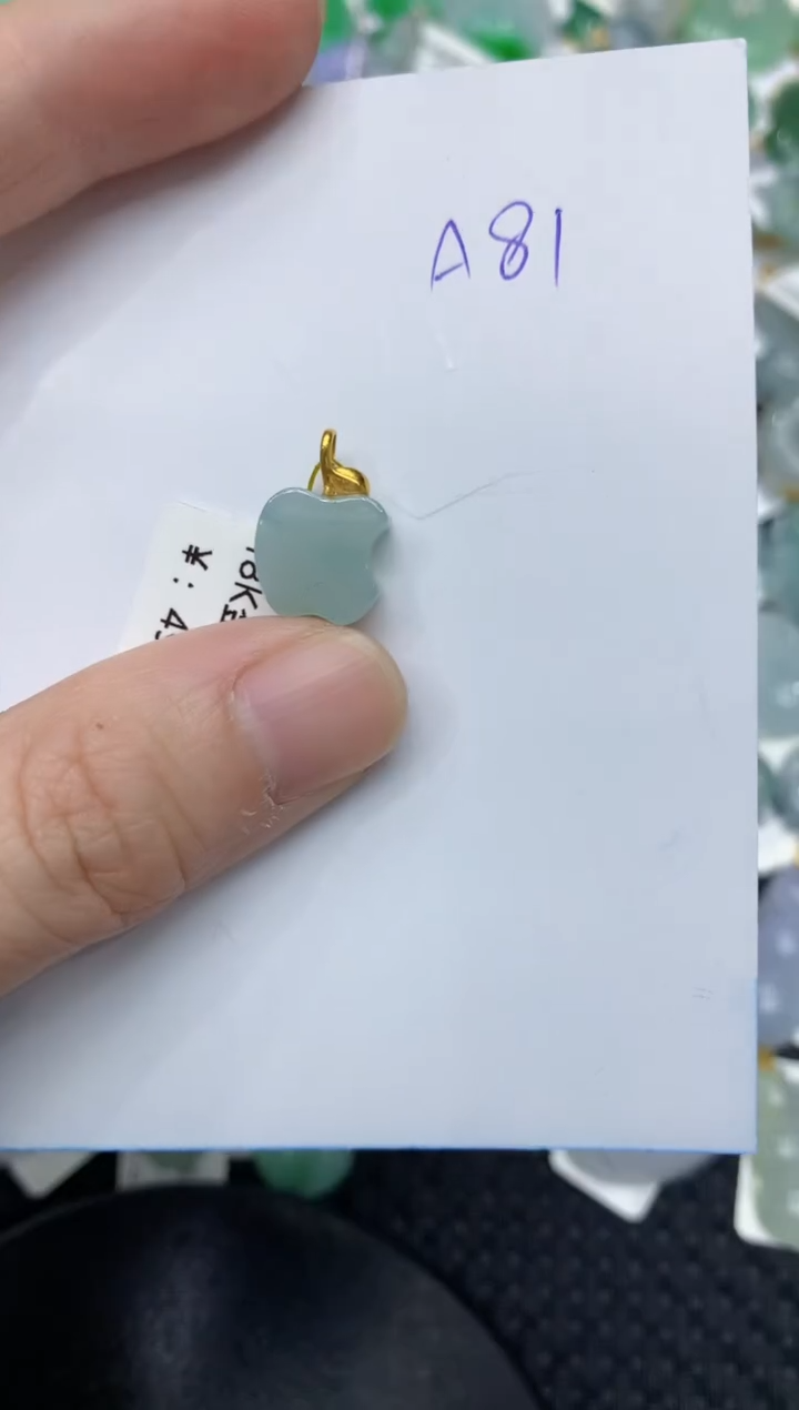 【闪购商品】翡翠颈饰18K金镶嵌11111111111