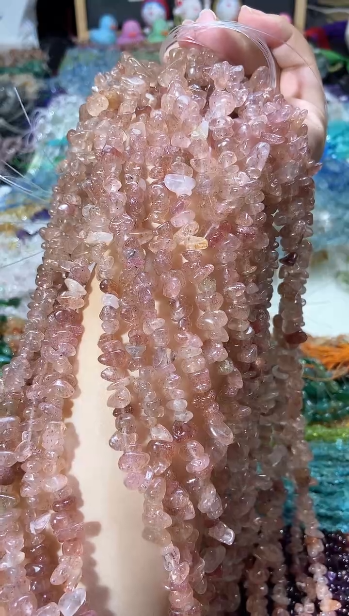 水晶珠宝半成品未镶嵌红草莓晶