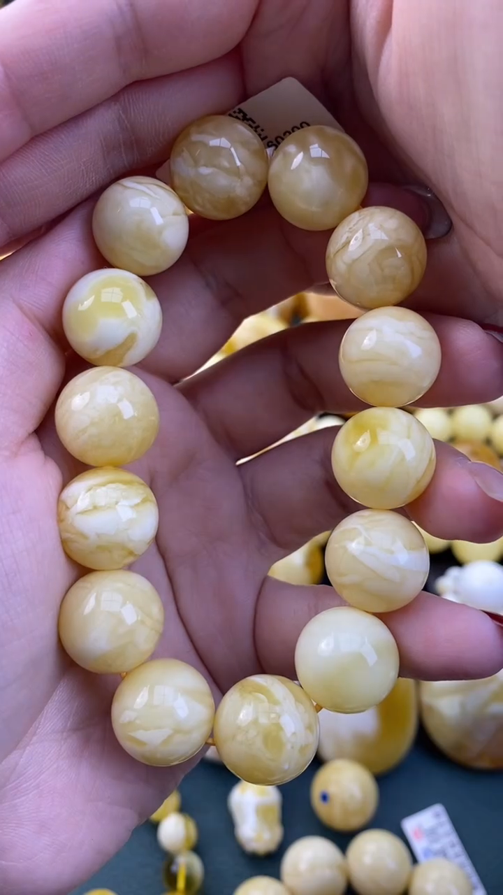 【闪购商品】琥珀裸石未镶嵌月.51