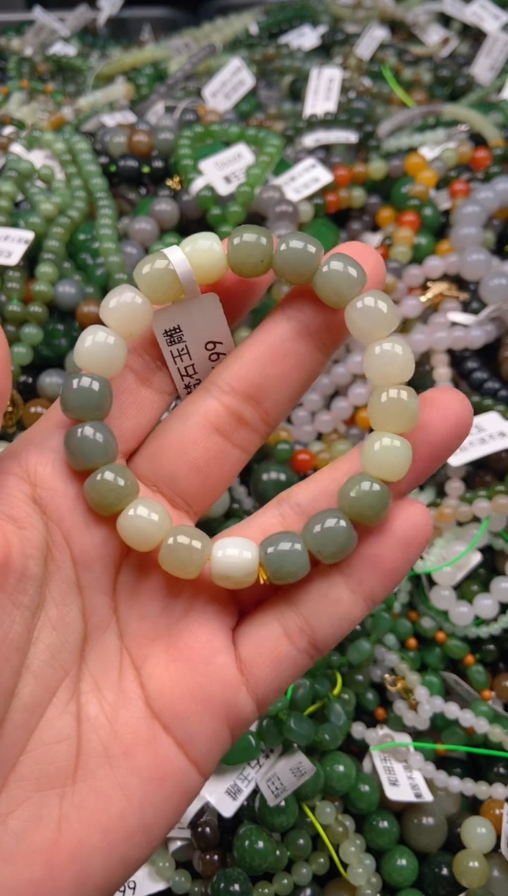 和田玉未镶嵌颈饰1