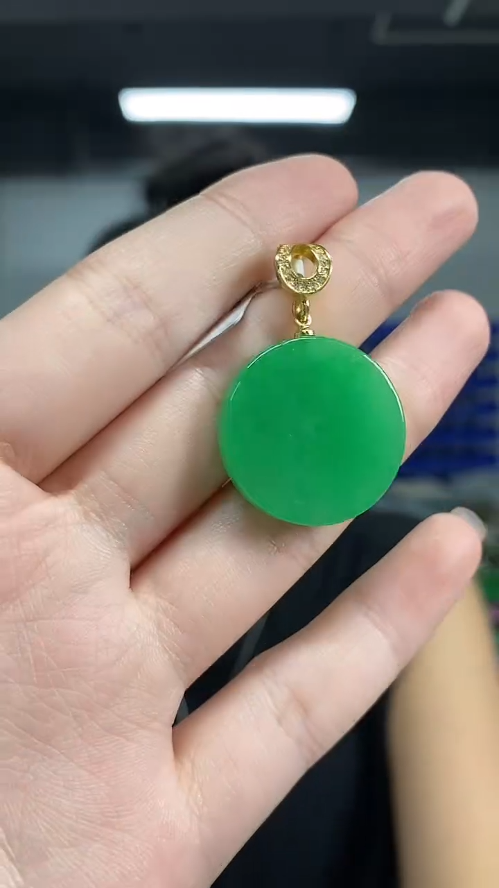 颈饰未镶嵌翡翠多样性发其一颜色微差