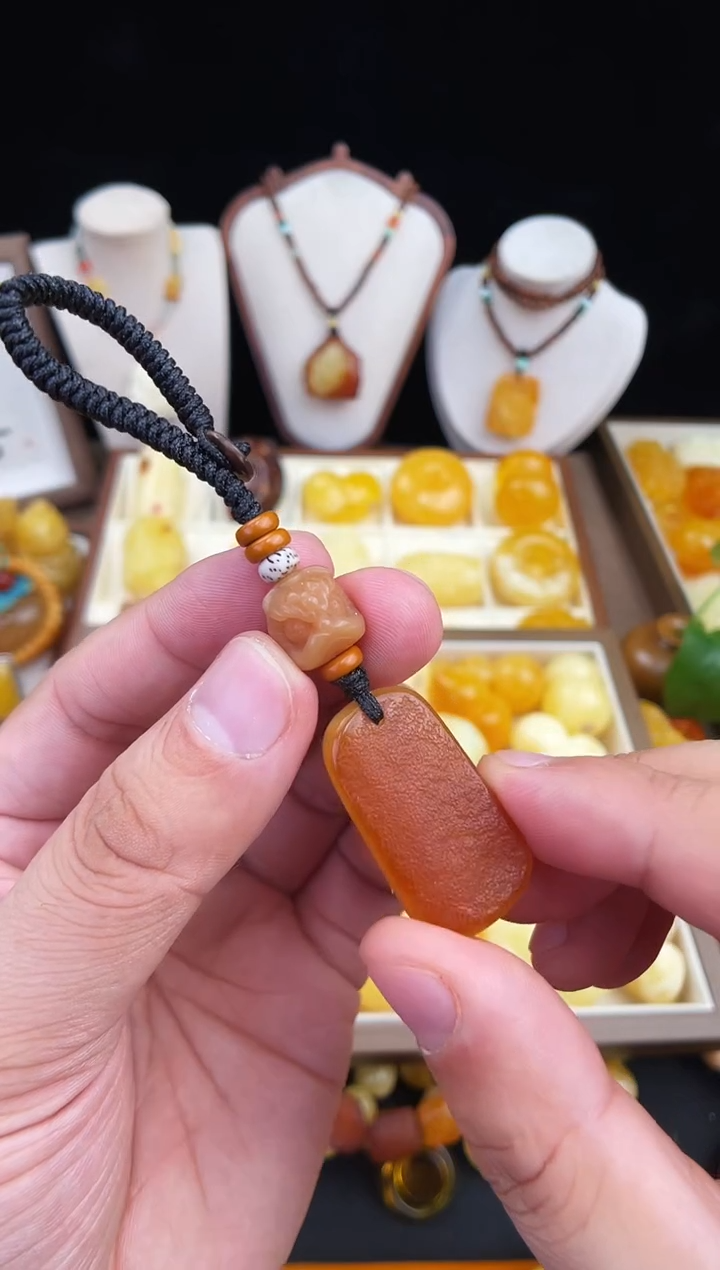 琥珀未镶嵌珠宝奇石柒月