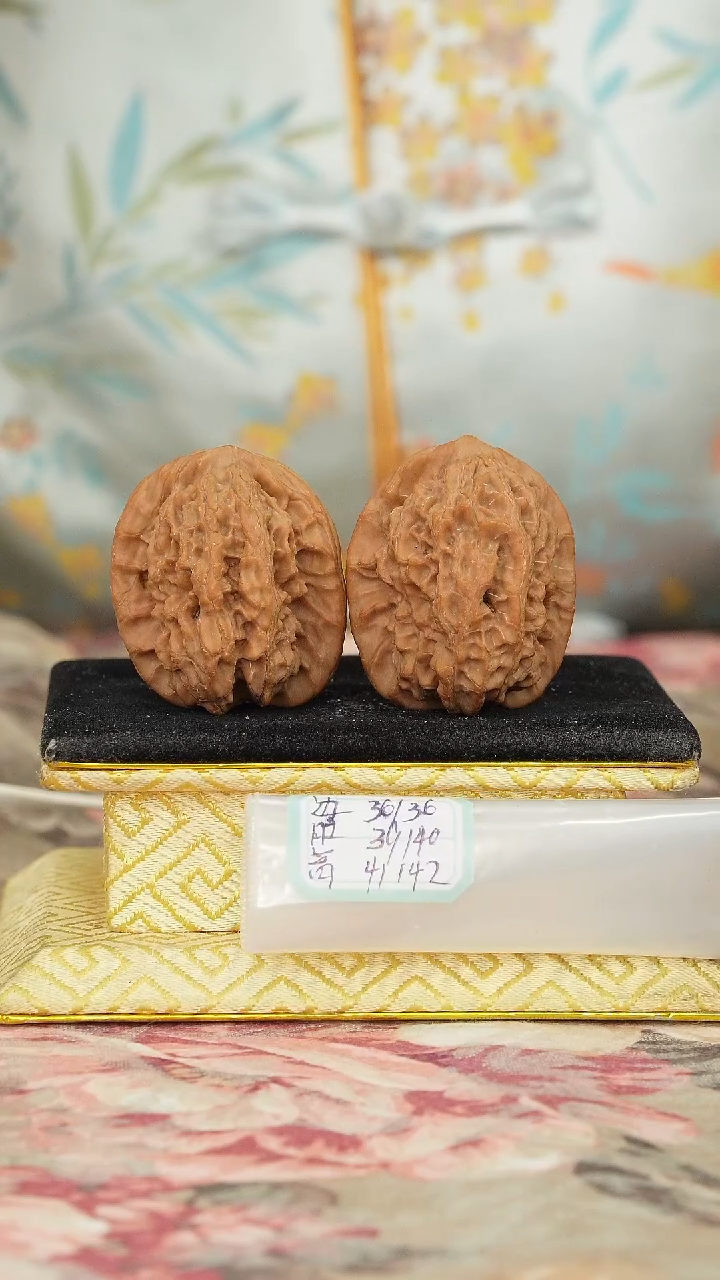 【闪购商品】文玩核桃把件非嫁接马老四