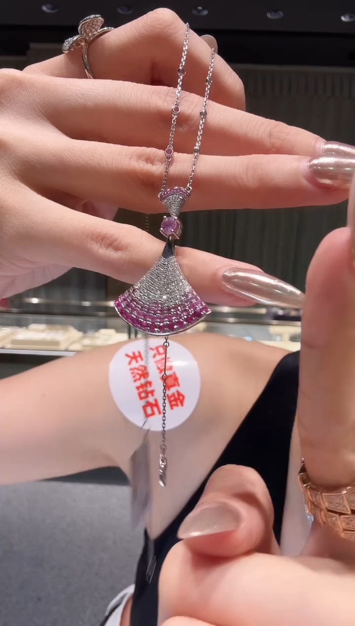 项链铂Pt950镶嵌钻石粉色裙子【大号重金版】