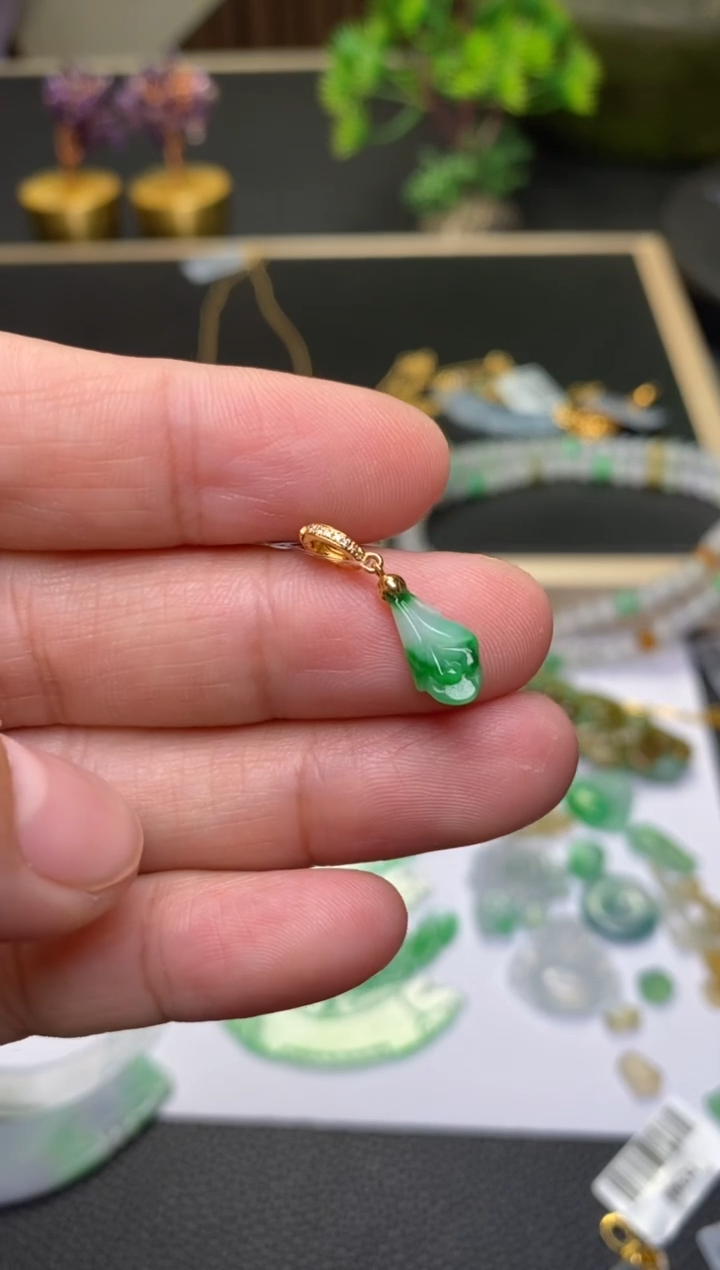 颈饰未镶嵌翡翠净货37812