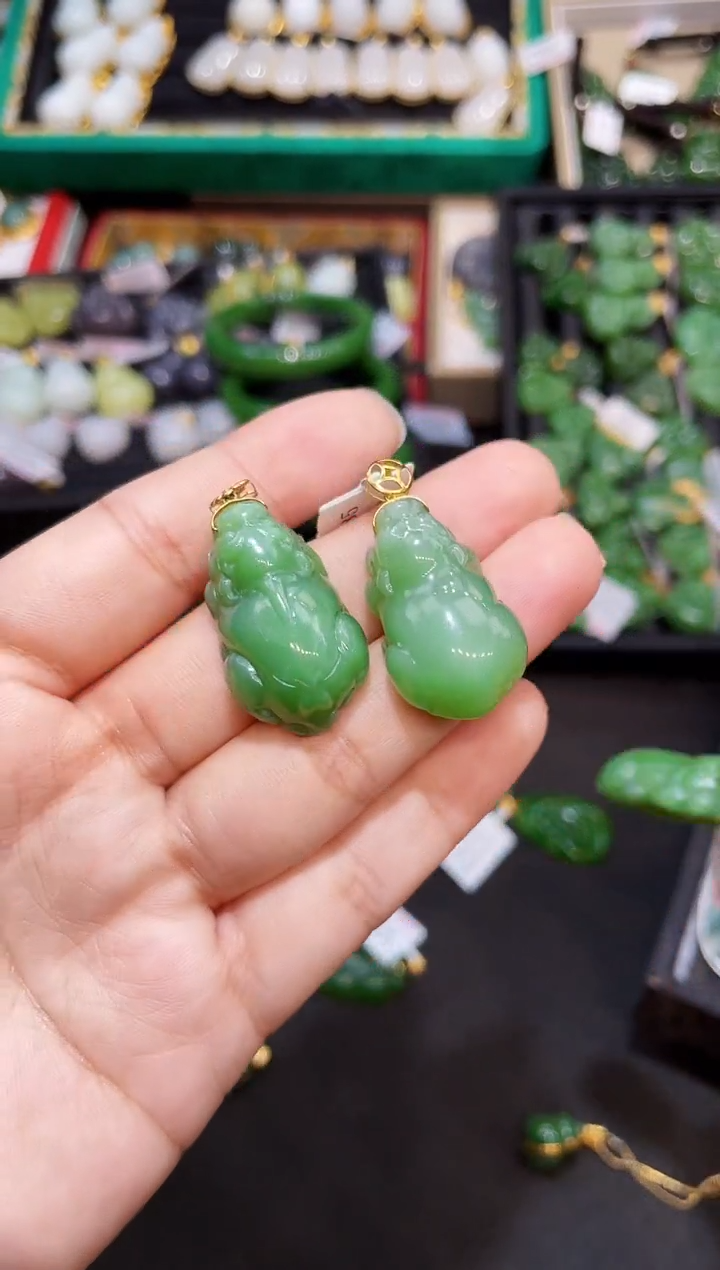 和田玉18K金镶嵌吊坠(赠链)35多样性发一