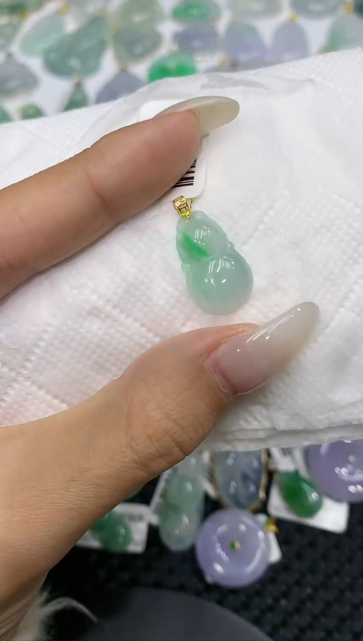 颈饰18K金镶嵌翡翠111111111111