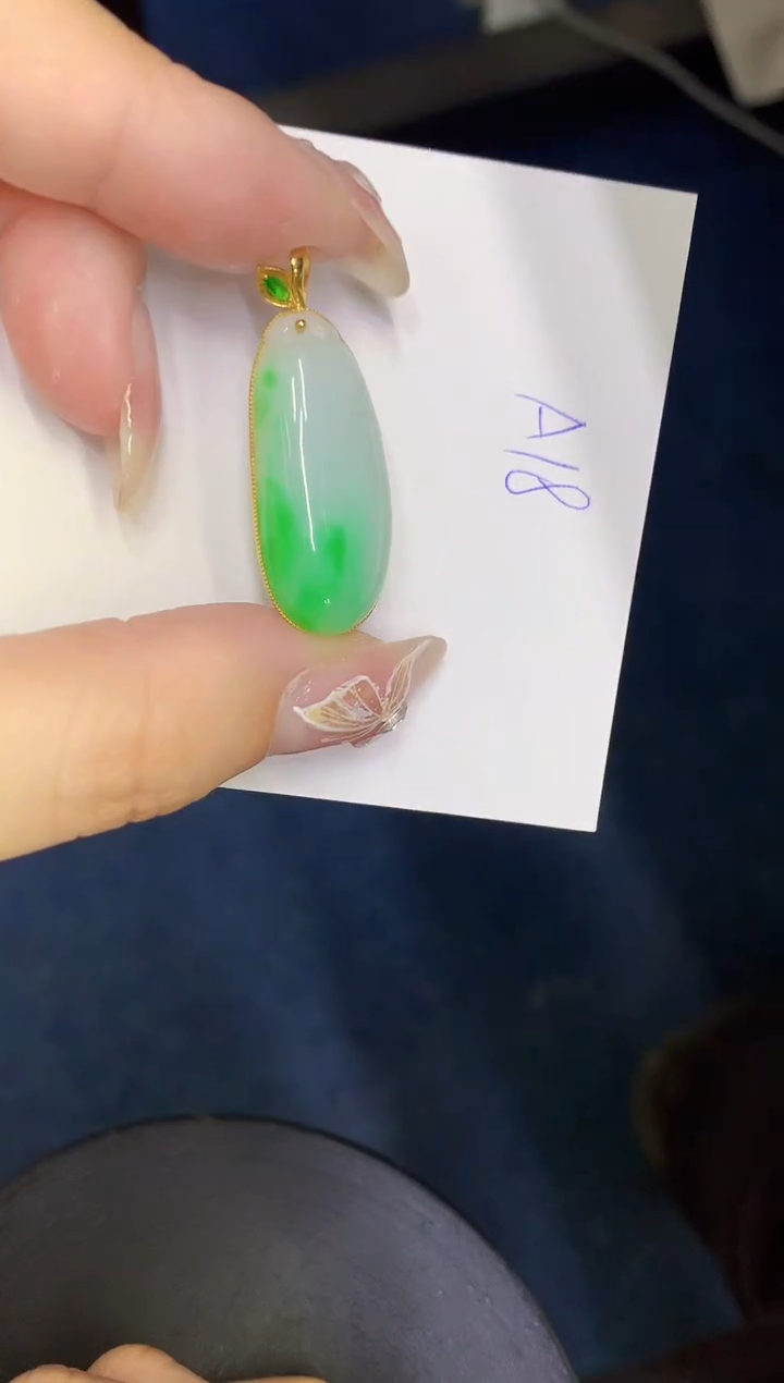 【闪购商品】翡翠颈饰18K金镶嵌0000000000