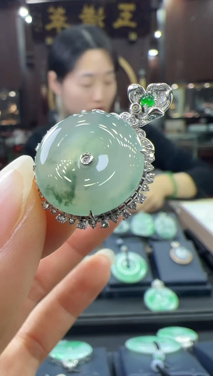 【闪购商品】翡翠挂件18K金镶嵌平安扣不含链