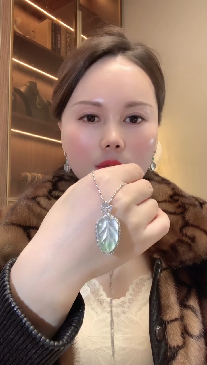 【闪购商品】翡翠吊坠(不含链)18K金镶嵌D97