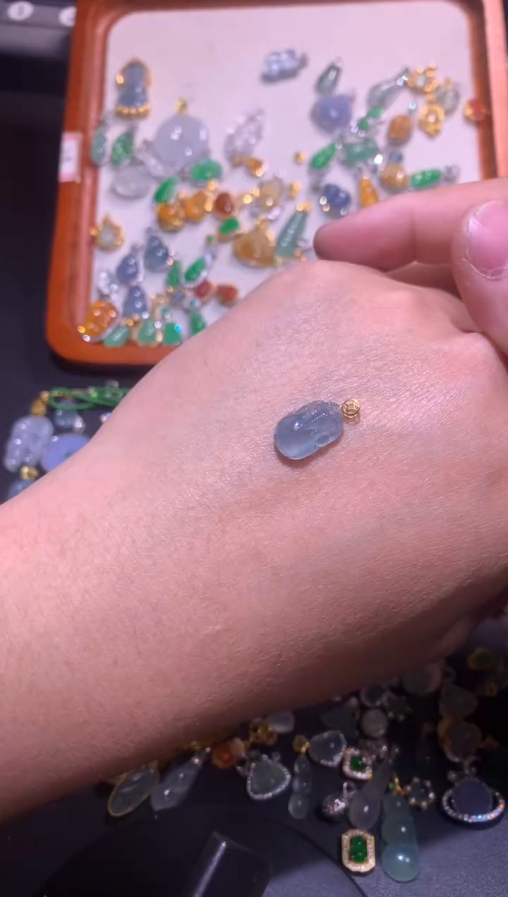 翡翠18K金镶嵌吊坠(不含链)1