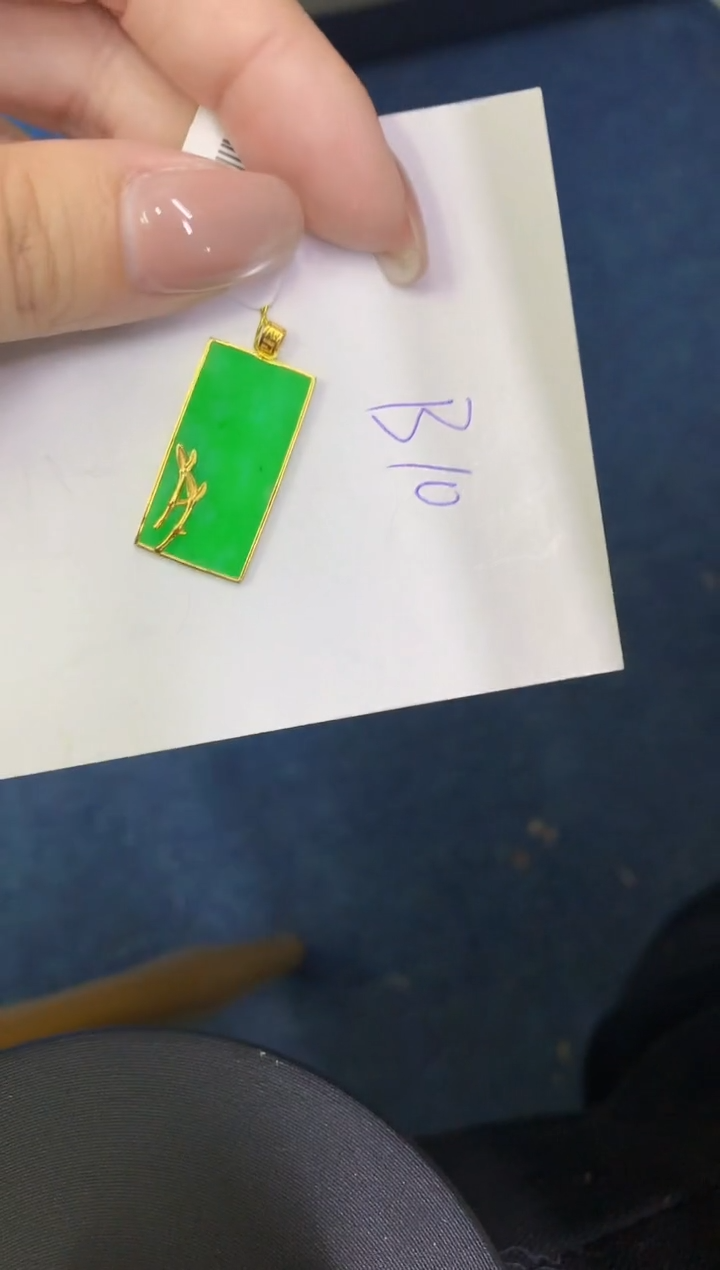 【闪购商品】翡翠颈饰18K金镶嵌00000000