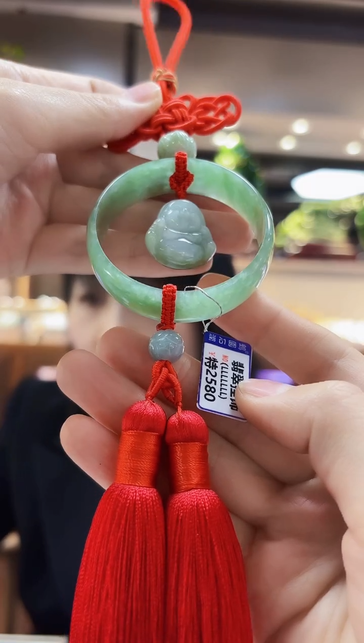 翡翠未镶嵌颈饰车挂