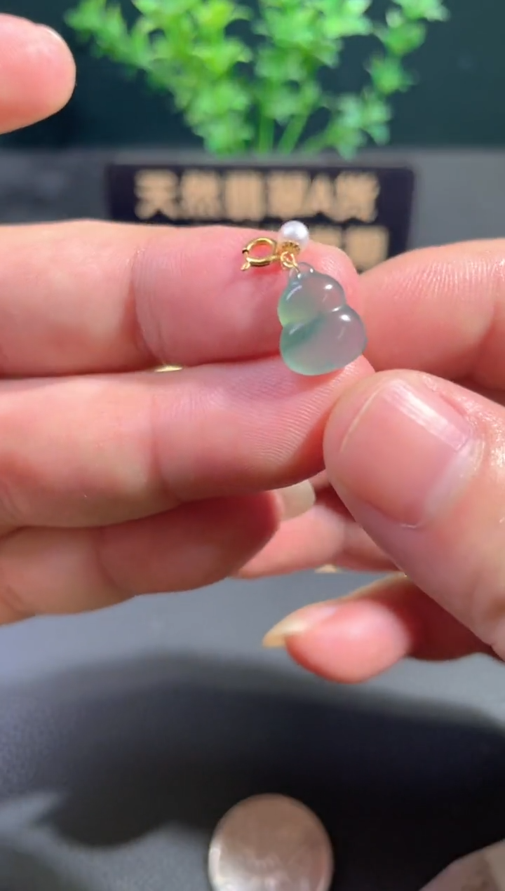 颈饰18K金镶嵌翡翠翡翠