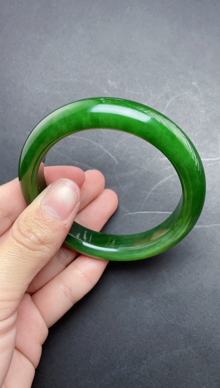 【闪购商品】和田玉手镯未镶嵌收藏级菠菜绿手镯