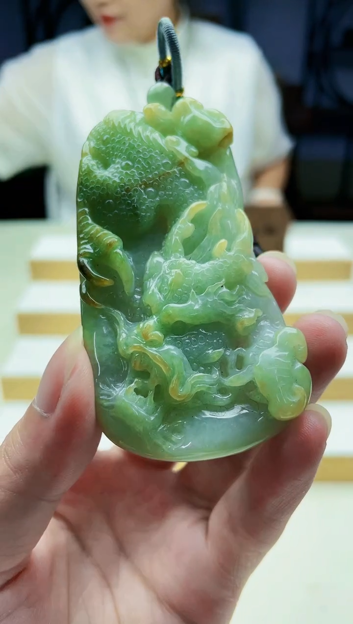 颈饰未镶嵌翡翠09010183