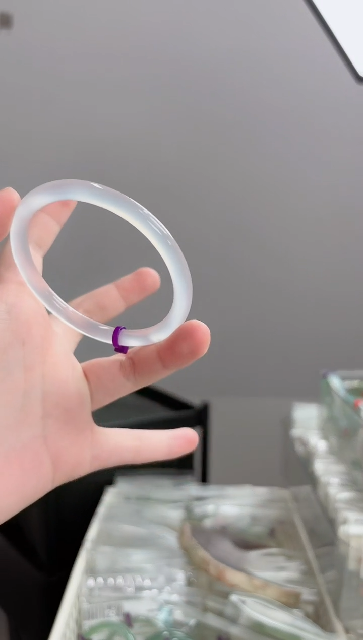 手镯玛瑙/玉髓未镶嵌55圈卡6白月光