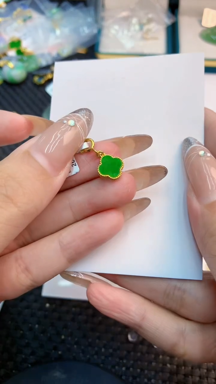 颈饰未镶嵌翡翠1