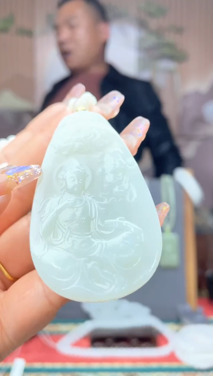 和田玉未镶嵌颈饰拍一发一