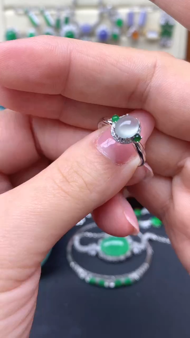 【闪购商品】翡翠戒指18K金镶嵌143-天然翡翠