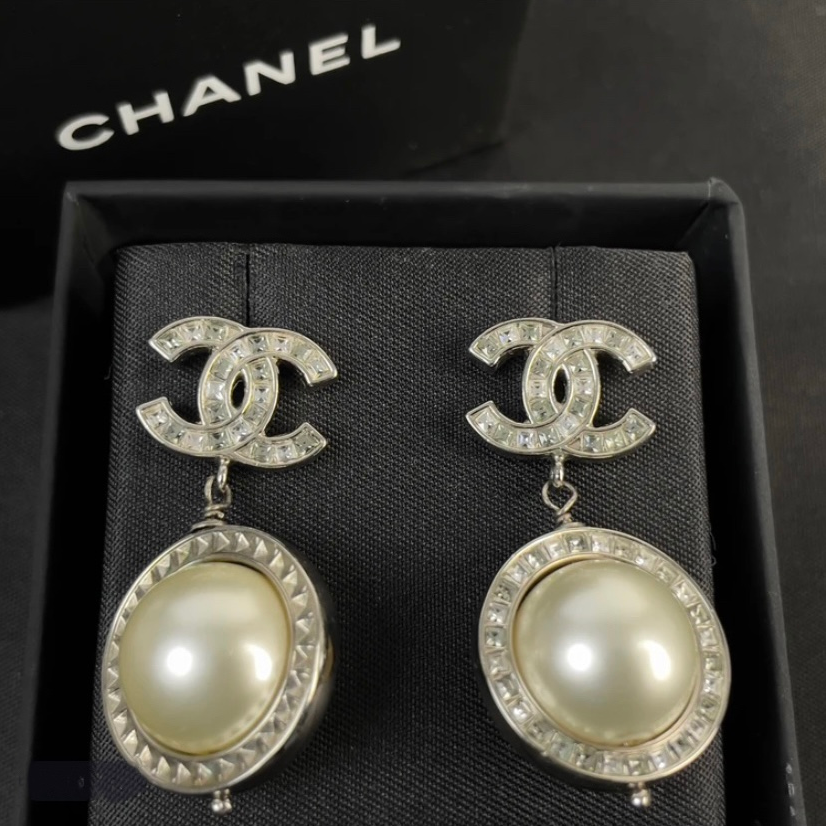 99新 Chanel/香奈儿 旋转珍珠耳钉/首饰