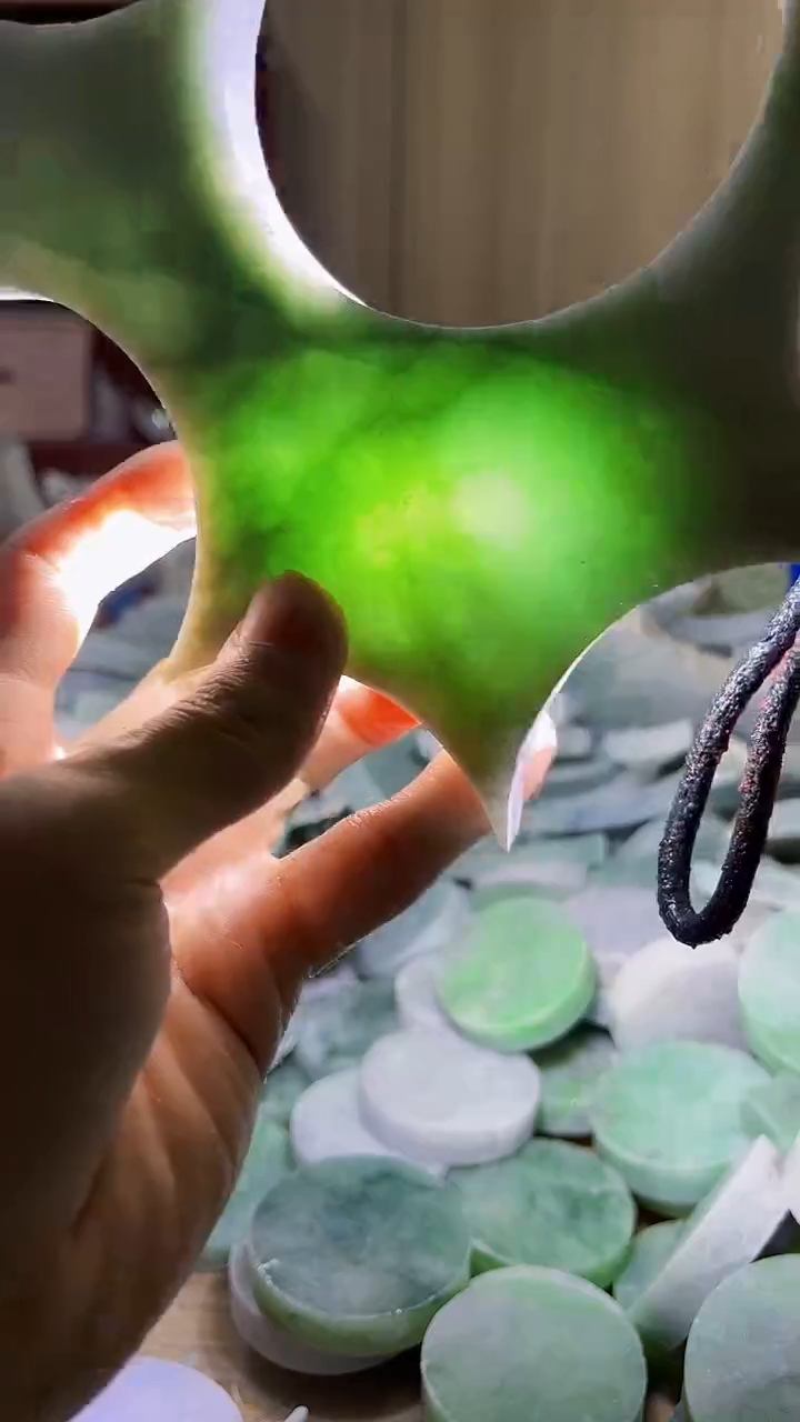 翡翠裸石缅甸翡翠A货文7593