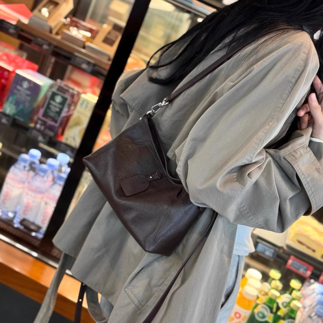 波斯丹顿新款头层牛皮法棍包百搭腋下斜跨包BL1251071ZB