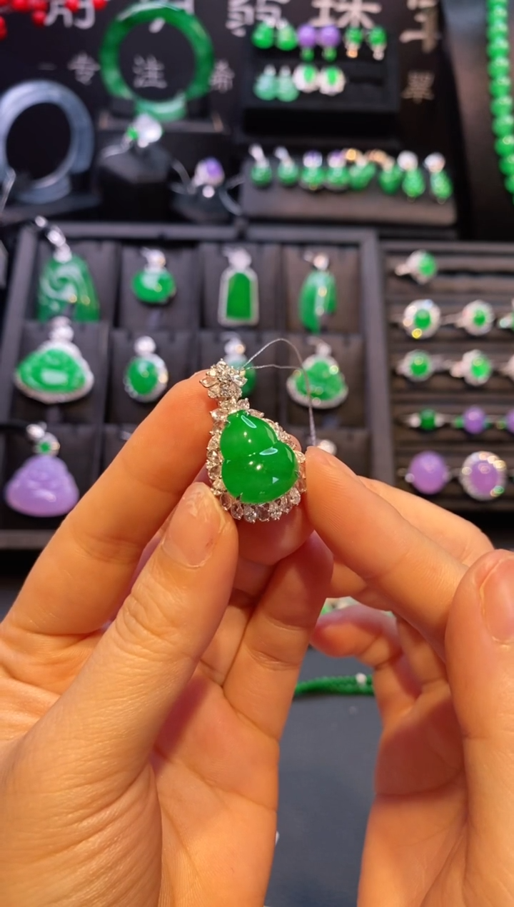 【闪购商品】翡翠吊坠(不含链)18K金镶嵌葫芦吊坠5143001