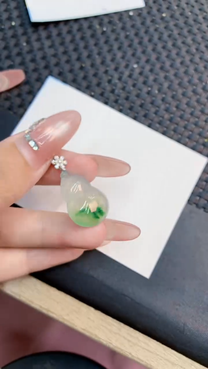 翡翠18K金镶嵌吊坠(不含链)1