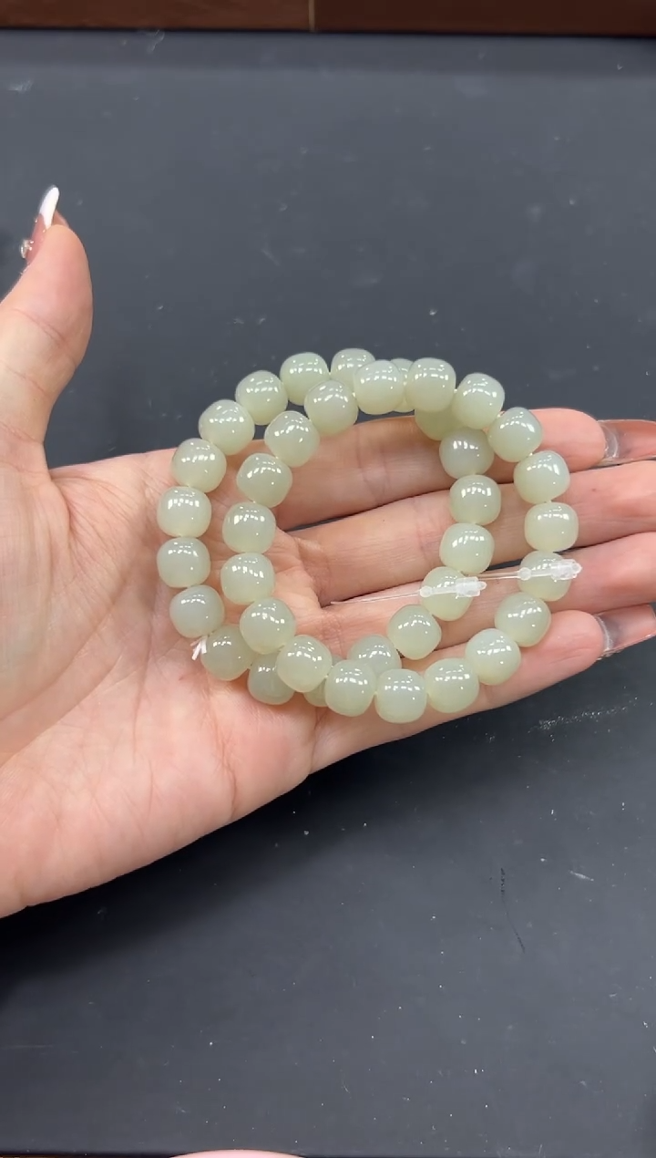 【闪购商品】和田玉手串未镶嵌且末微色差近矿卡10手串多样性发货