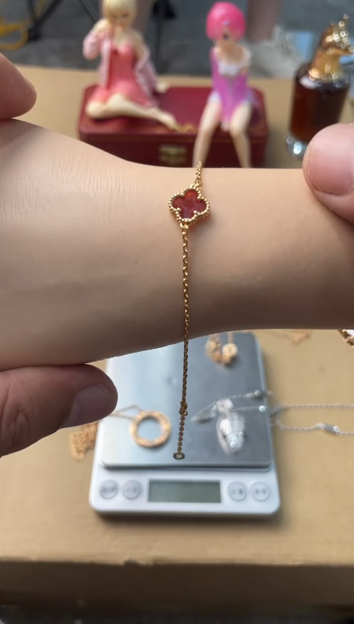 瓷片嘉荣当康大姐fu的总铺