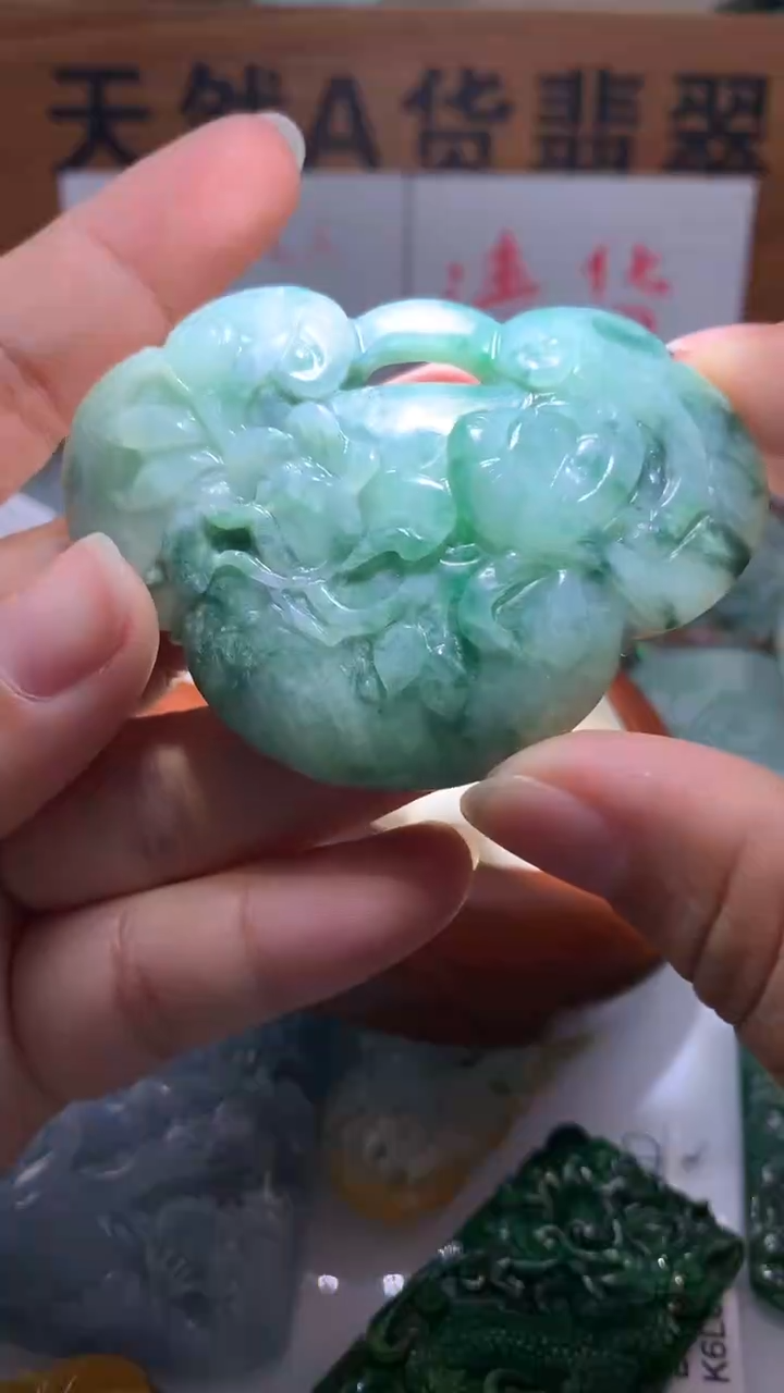 【闪购商品】翡翠颈饰未镶嵌保真天然A货翡翠
