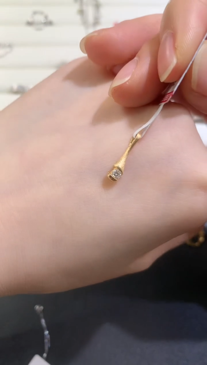 吊坠18K金镶嵌钻石A194|1280