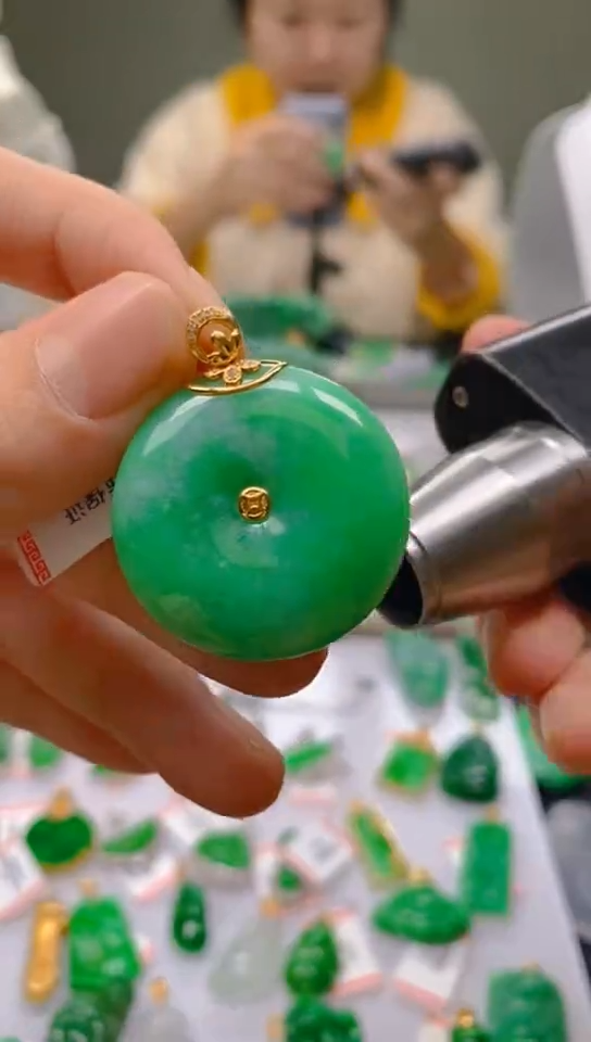 【闪购商品】翡翠颈饰18K金镶嵌新号开播，全场乱卖