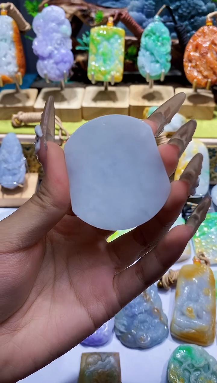 【闪购商品】翡翠颈饰未镶嵌翡翠A货