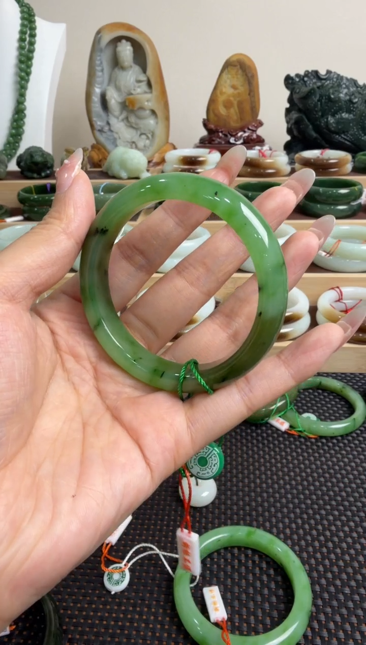 颈饰未镶嵌和田玉手镯55